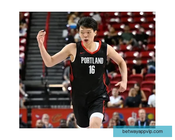 瀚森背靠背拿下14分11篮板 混音队主帅称其每日进步表现出色 瀚森背靠背拿下14分11篮板 混音队主帅称其每日进步表现出色